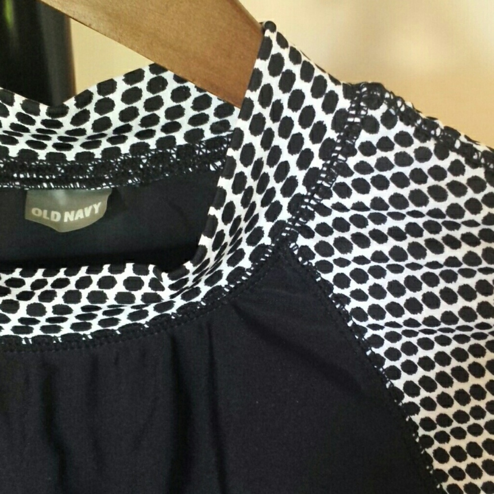 🎁 gifted Old Navy swim shirt - Picture 2 of 5